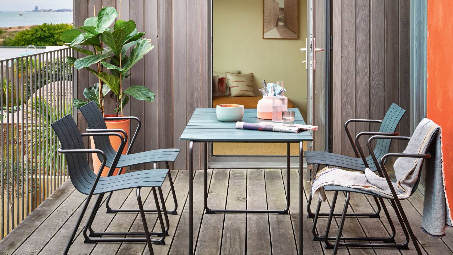 Recycled Ocean Plastic Products Mater Ocean Chair And Table